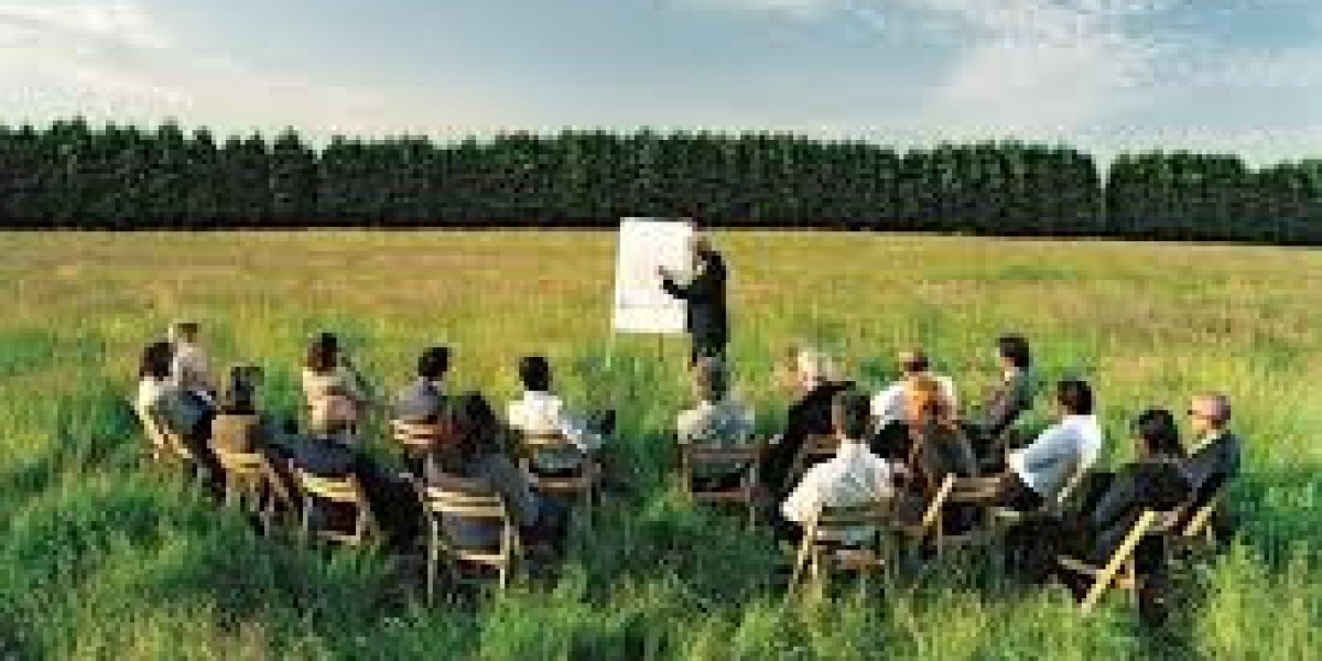 Company Offsite: How Strategic Retreats Strengthen Teams and Transform Businesses